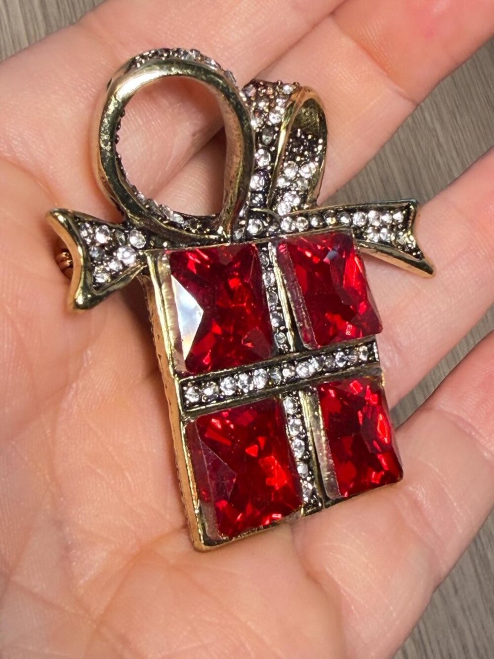 Gift Box Brooch Red Rhinestone Christmas Present Holiday Pin - Picture 3 of 6